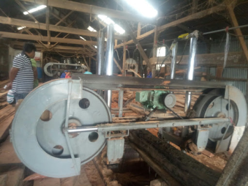 Giá máy cưa gỗ