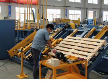 Máy cưa pallet